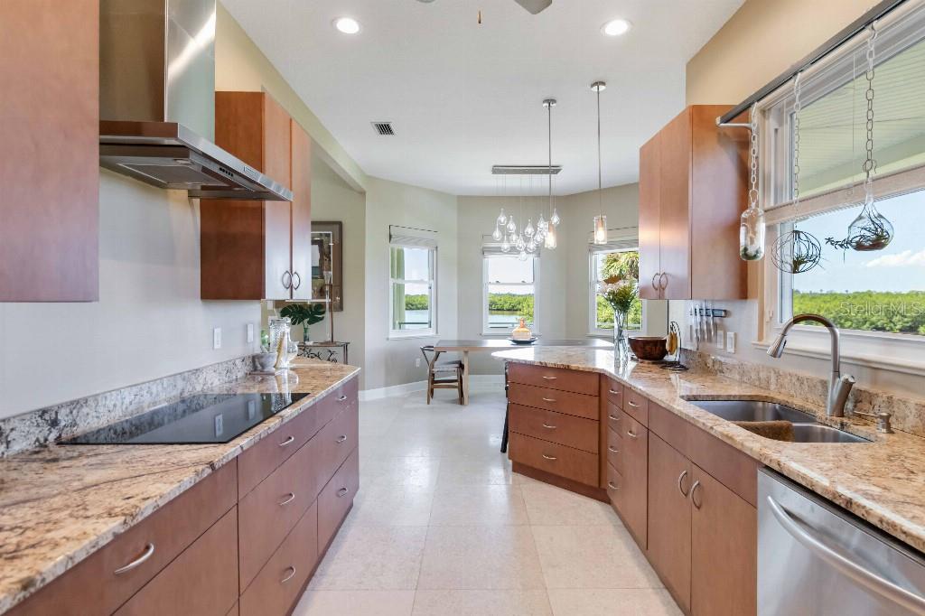 6511 BAYSHORE RD — photo 17