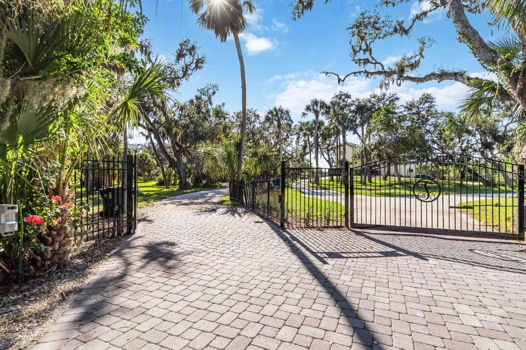 6511 BAYSHORE RD — photo 37