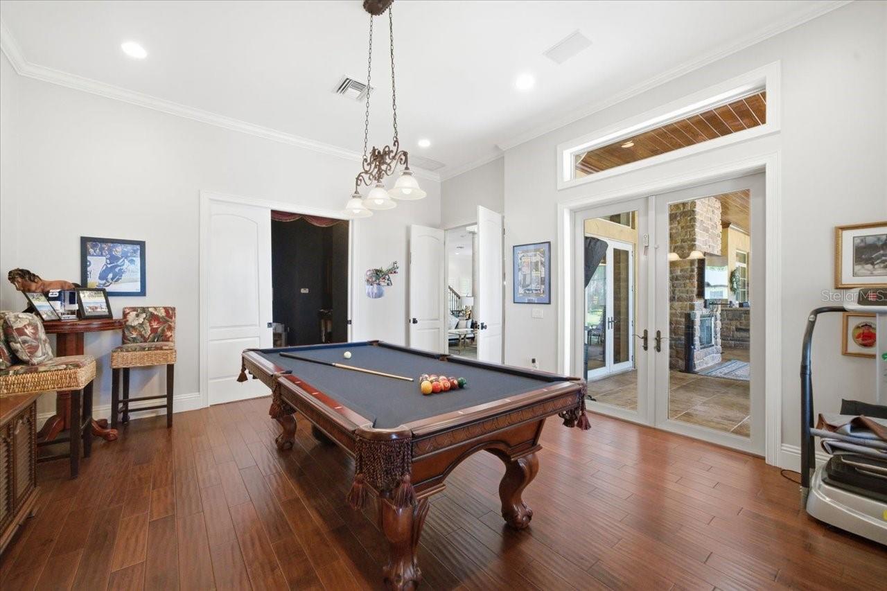 18258 WAYNE RD — photo 35