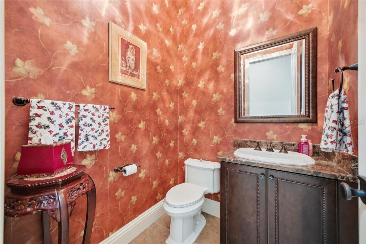 18258 WAYNE RD — photo 34