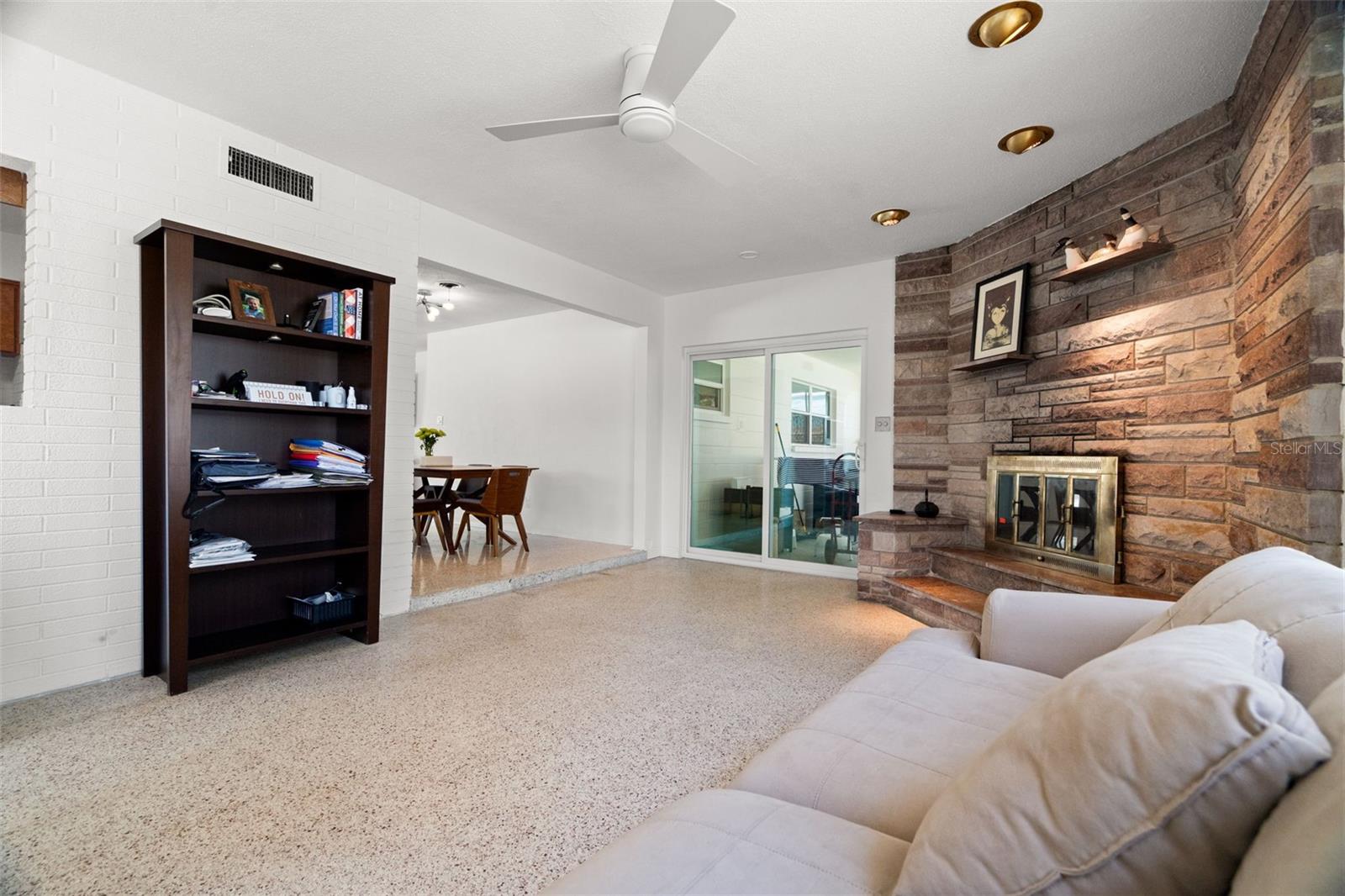 2671 W BAY ISLE DR SE — photo 17