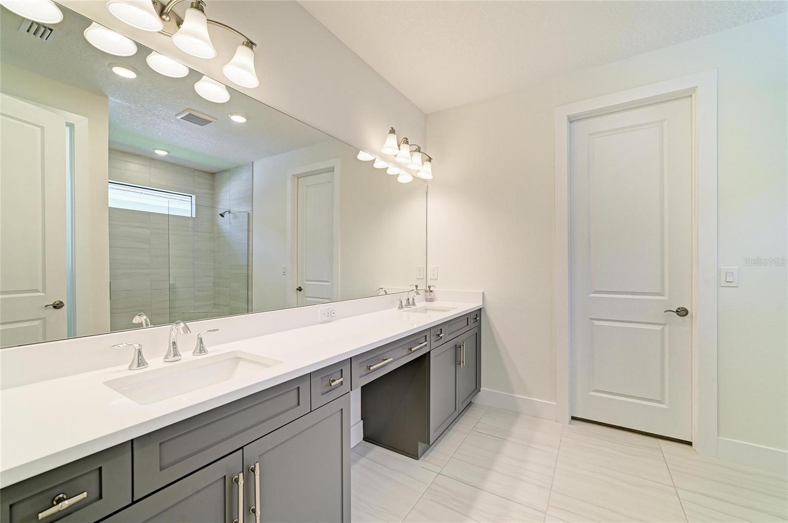 5290 BARNETT CIR — photo 8