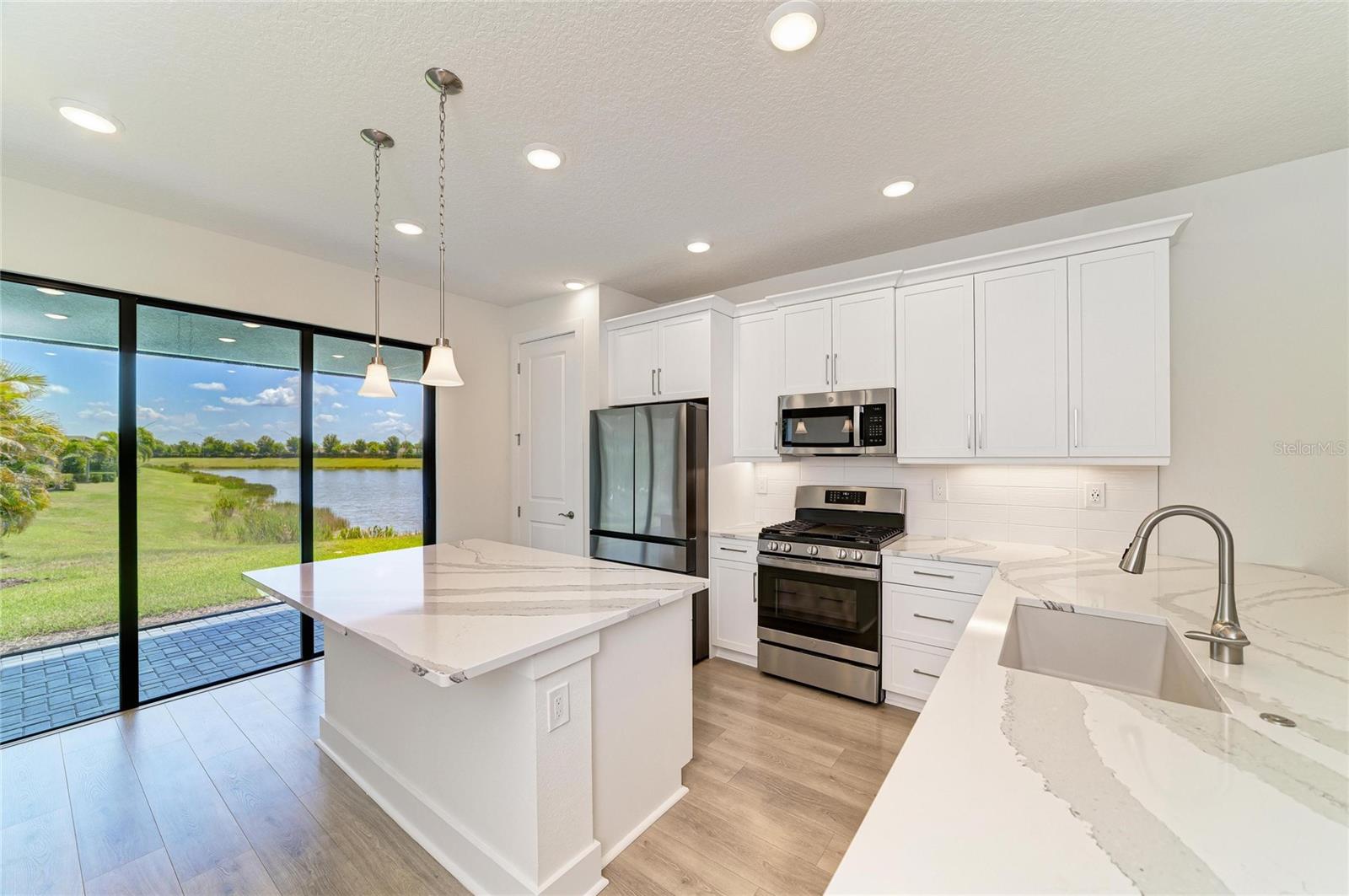 5290 BARNETT CIR — photo 4