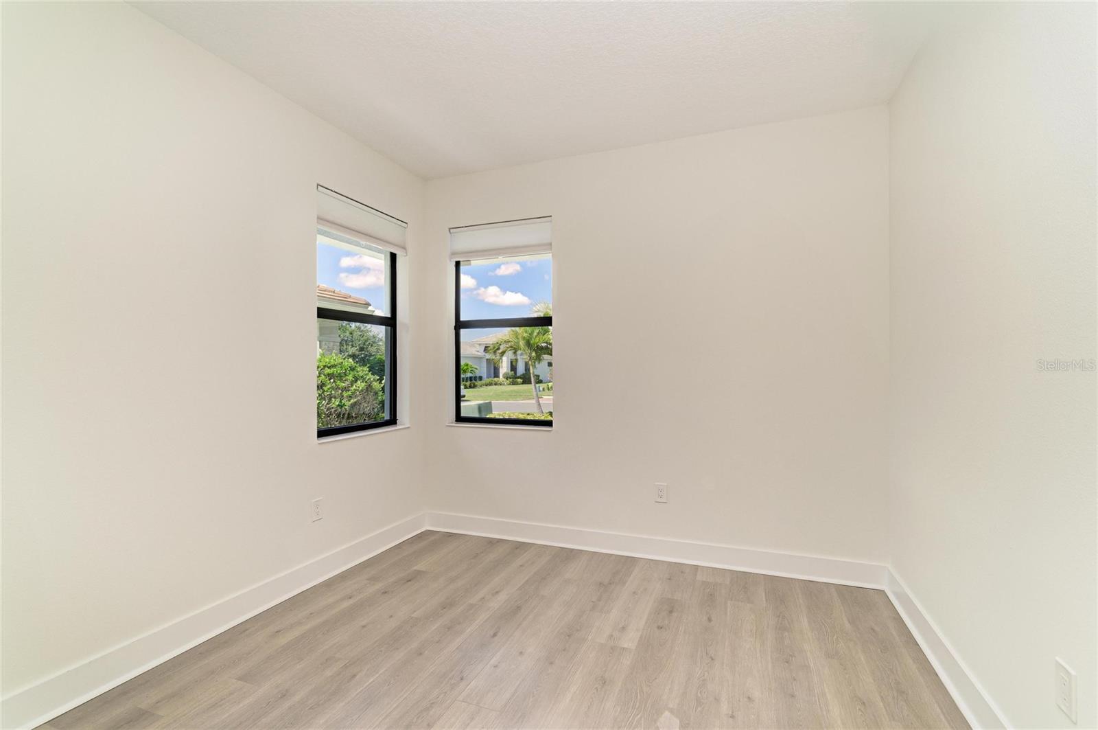 5290 BARNETT CIR — photo 11