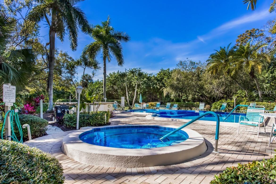 135 WILD PALM DR — photo 32