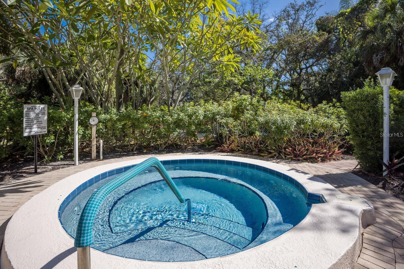135 WILD PALM DR — photo 37