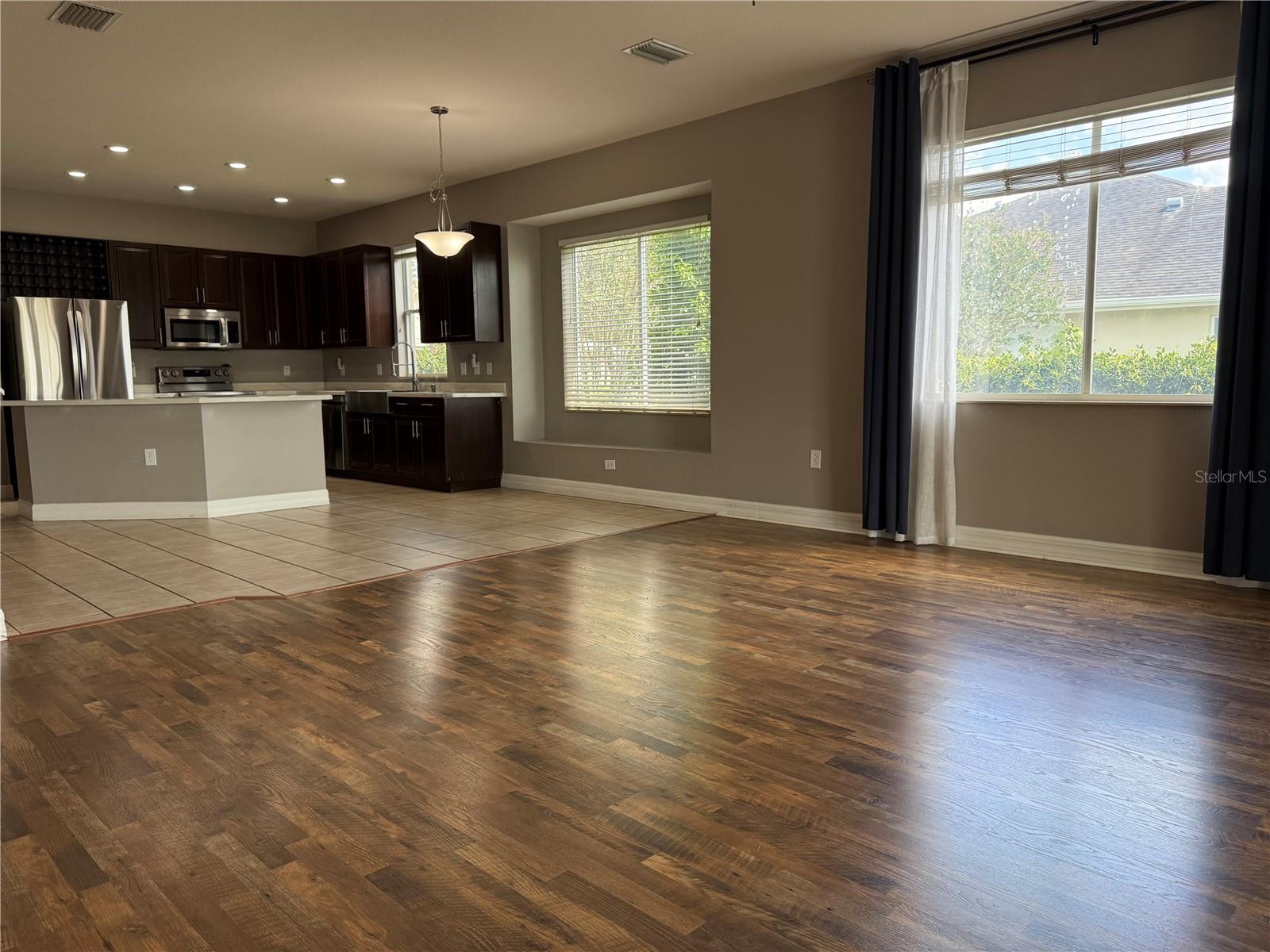 5909 WEDGEFIELD DR — photo 4
