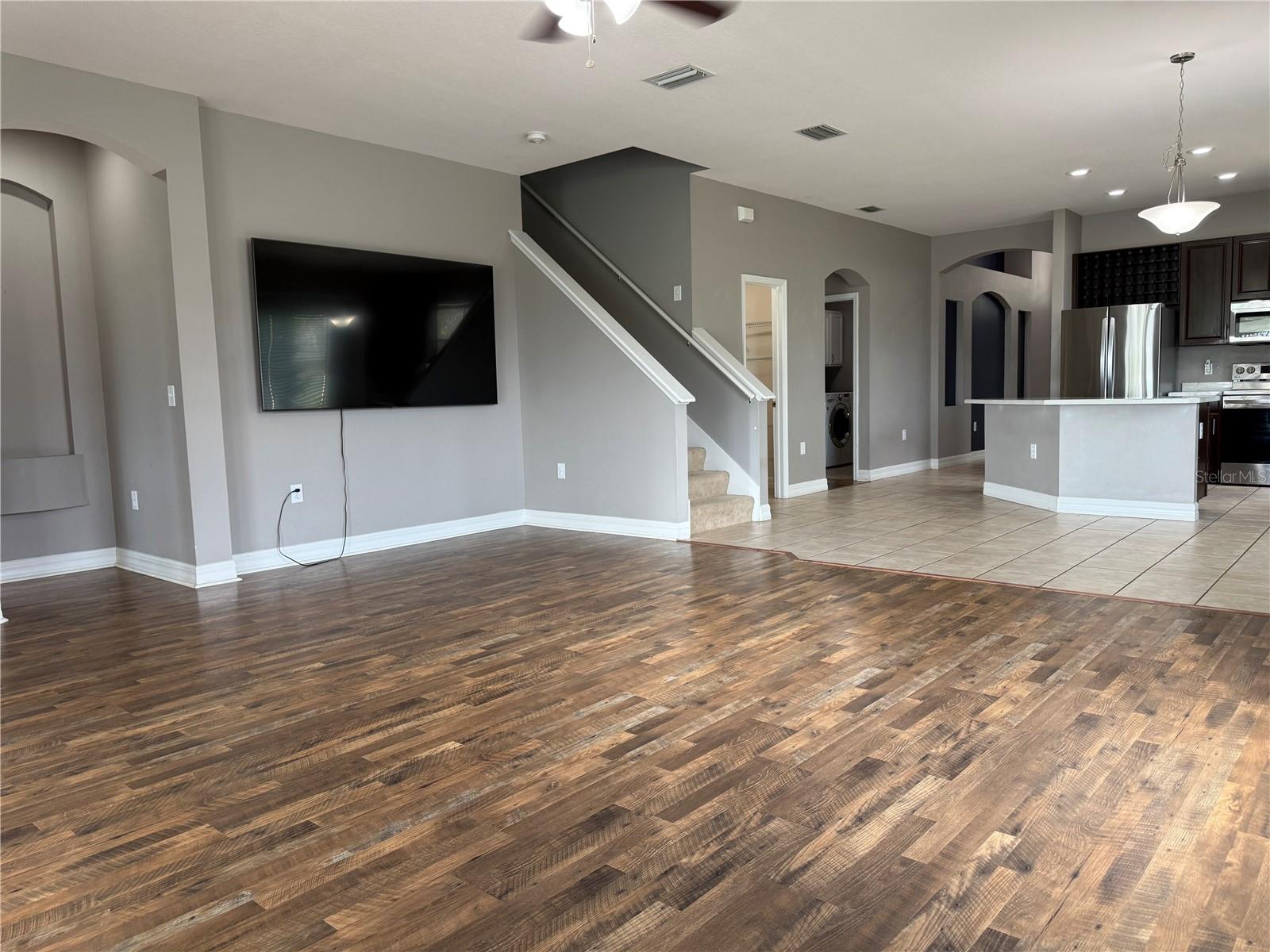 5909 WEDGEFIELD DR — photo 10