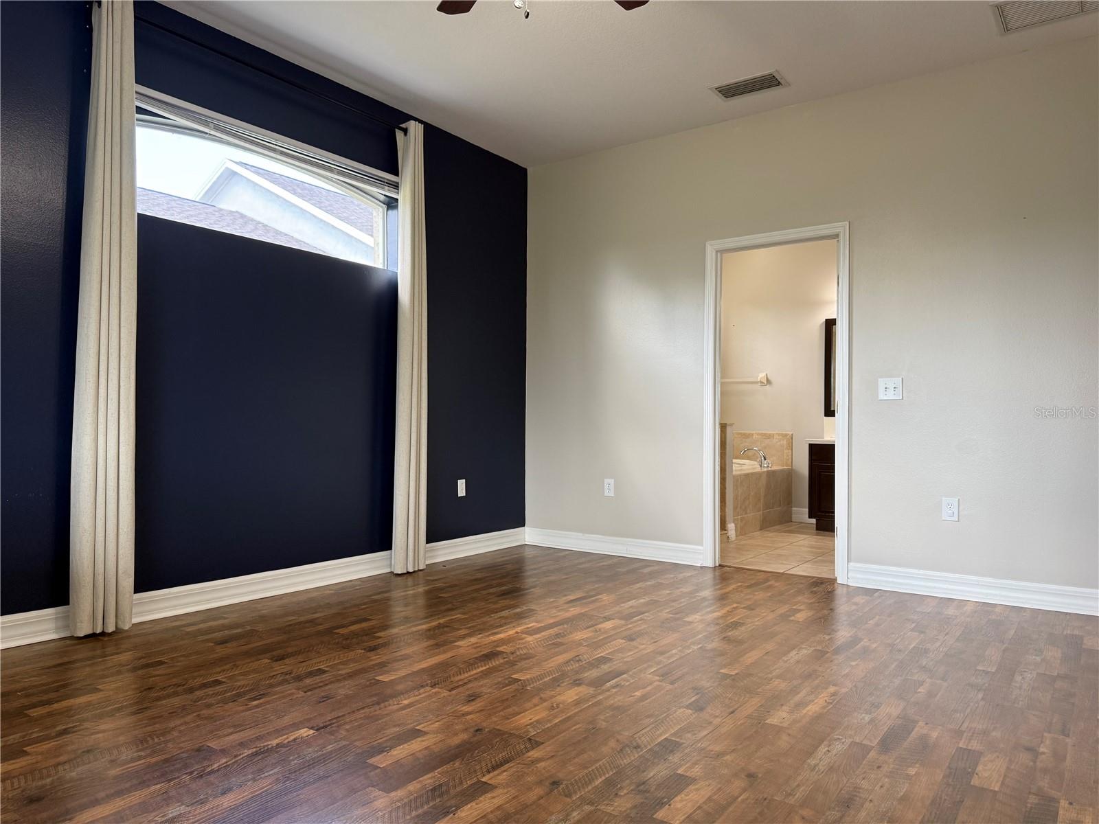 5909 WEDGEFIELD DR — photo 23