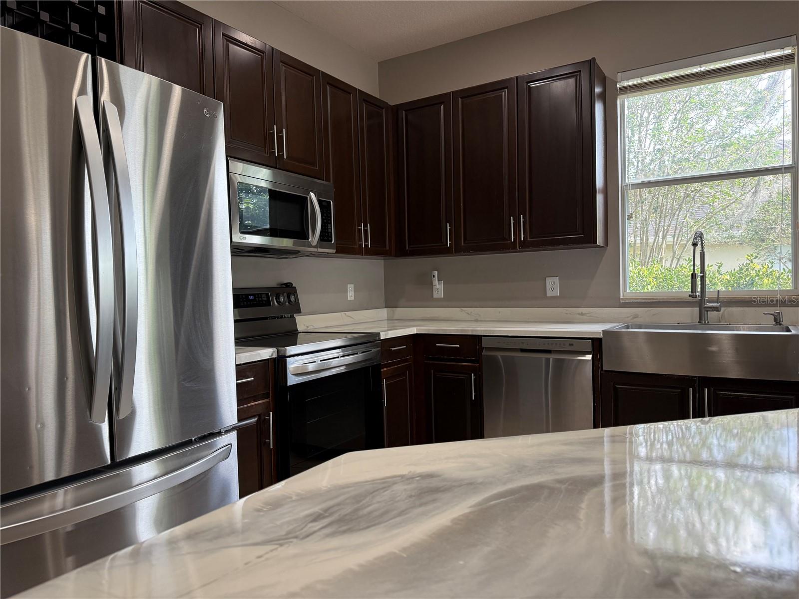 5909 WEDGEFIELD DR — photo 14