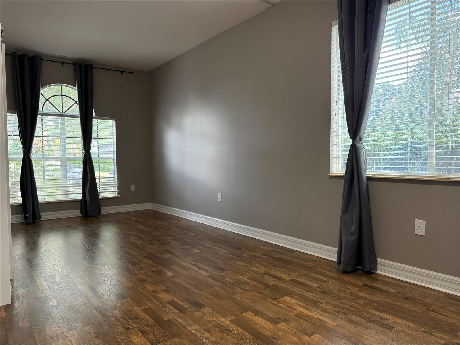 5909 WEDGEFIELD DR — photo 15