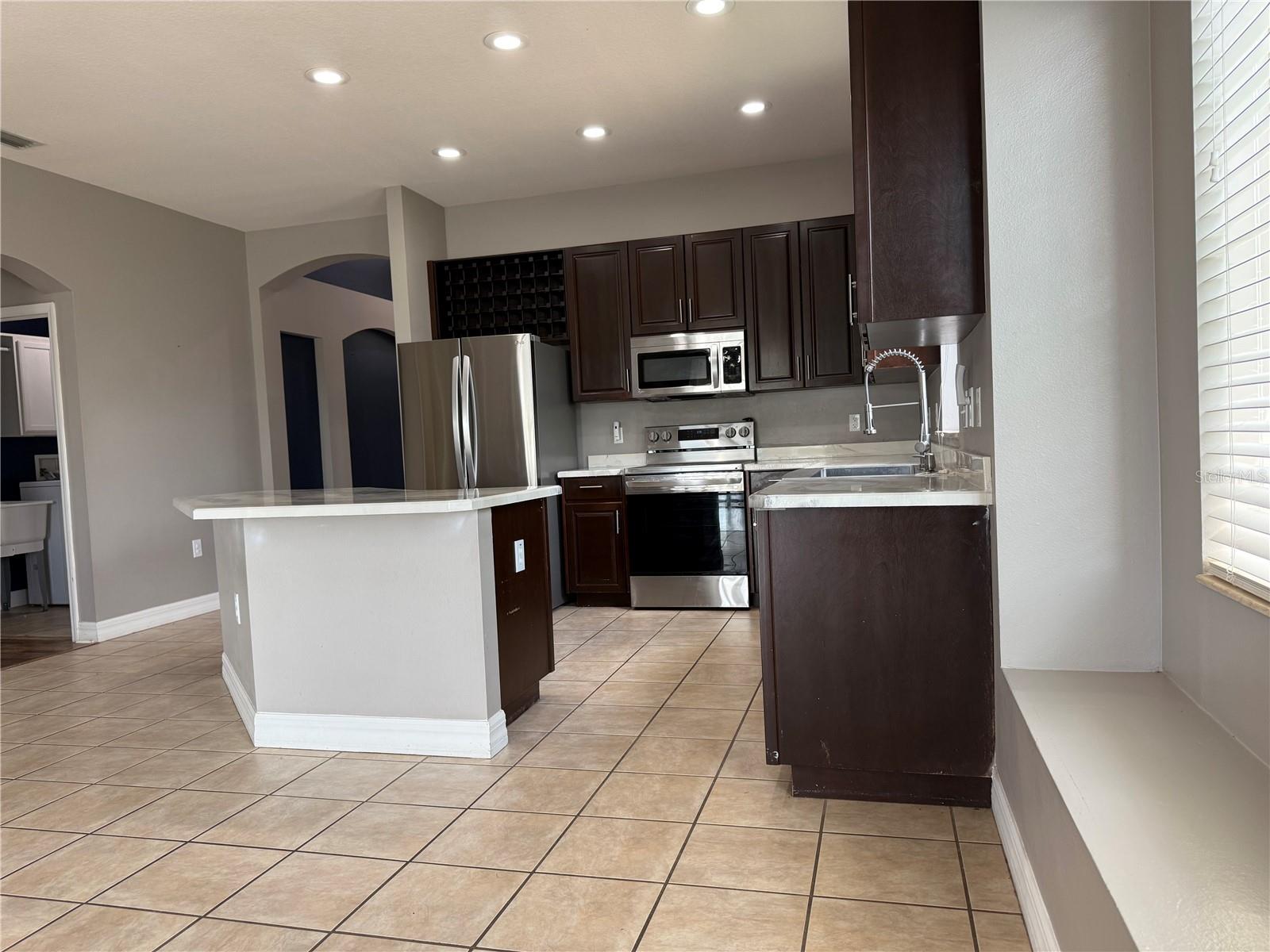 5909 WEDGEFIELD DR — photo 12