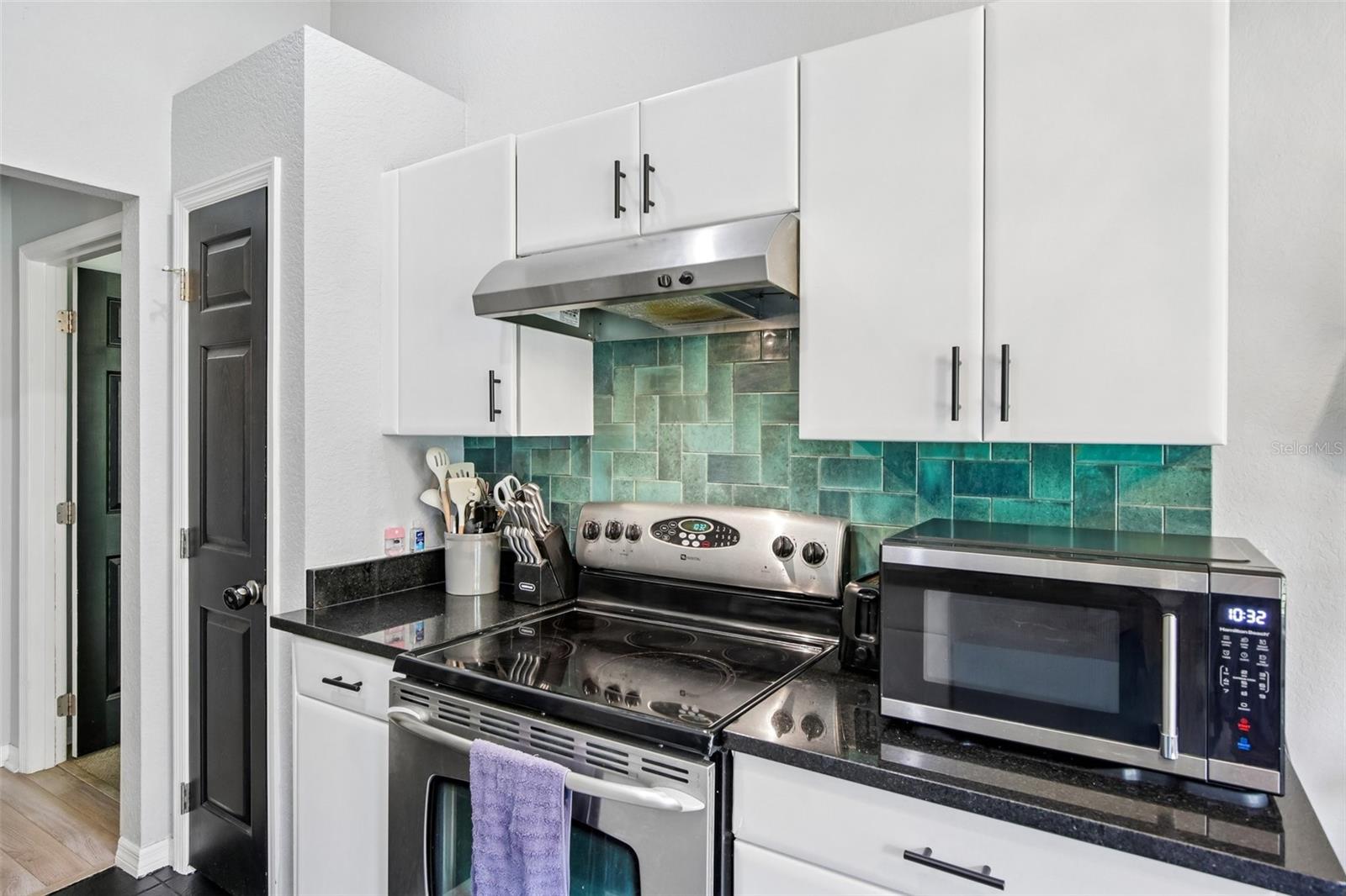 4628 ADDERTON AVE — photo 8