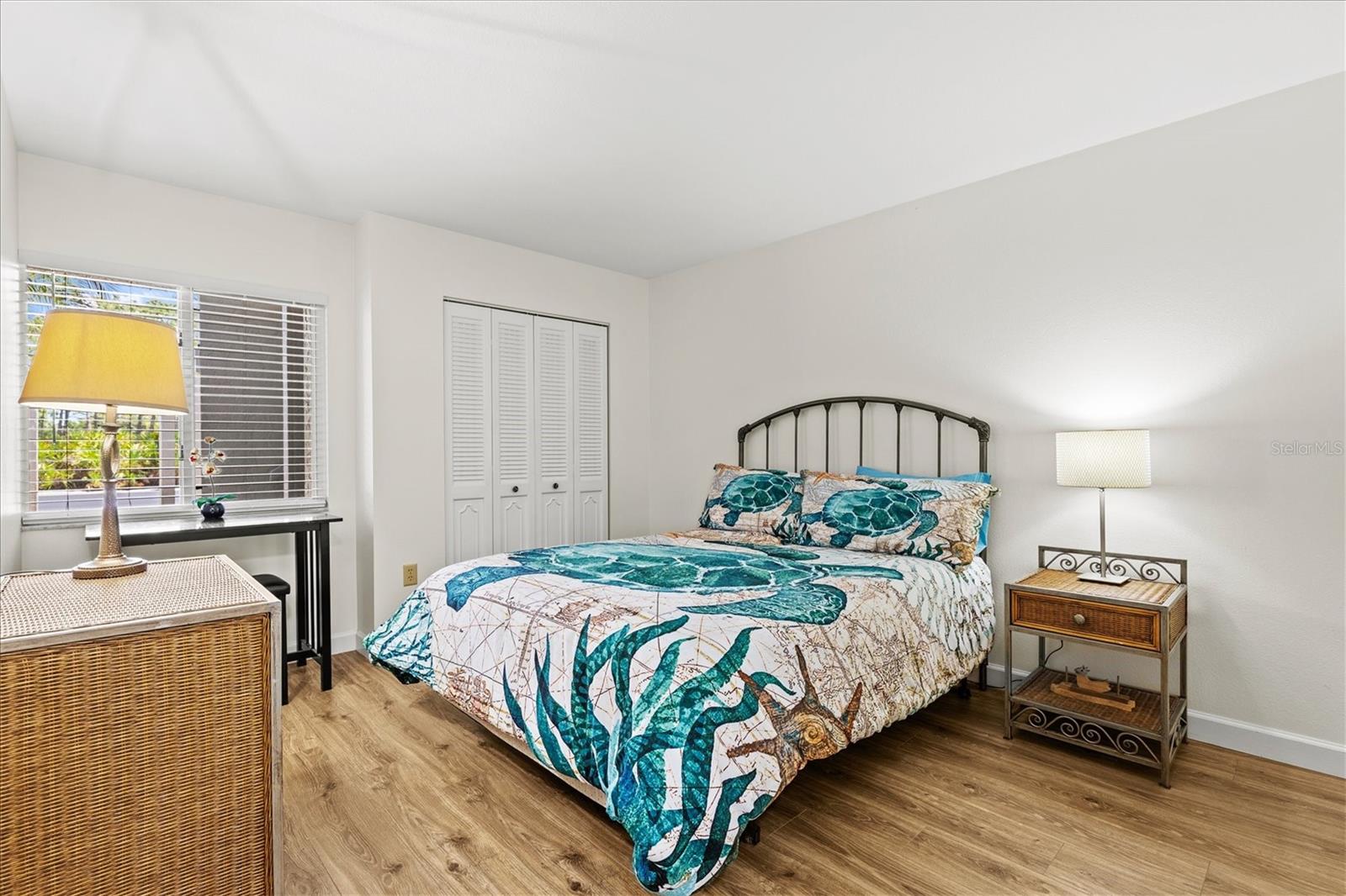 404 PINEBROOK CRES #4 — photo 36
