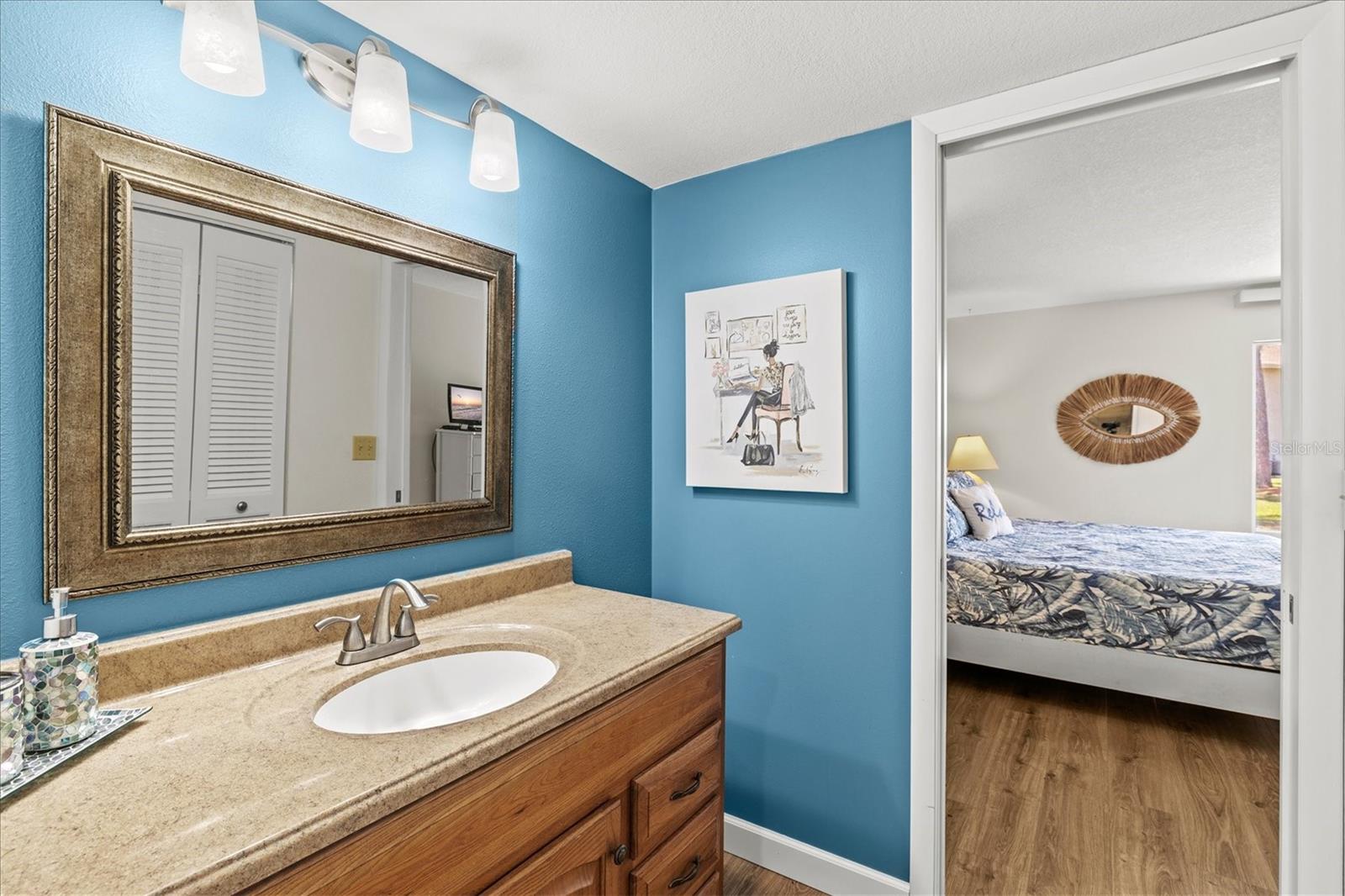 404 PINEBROOK CRES #4 — photo 33