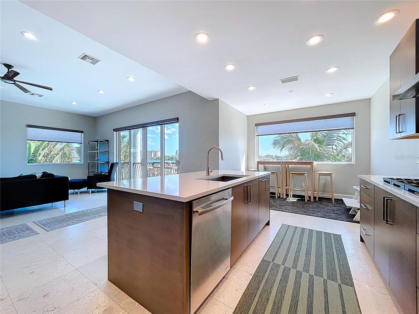306 BAY PLZ — photo 17