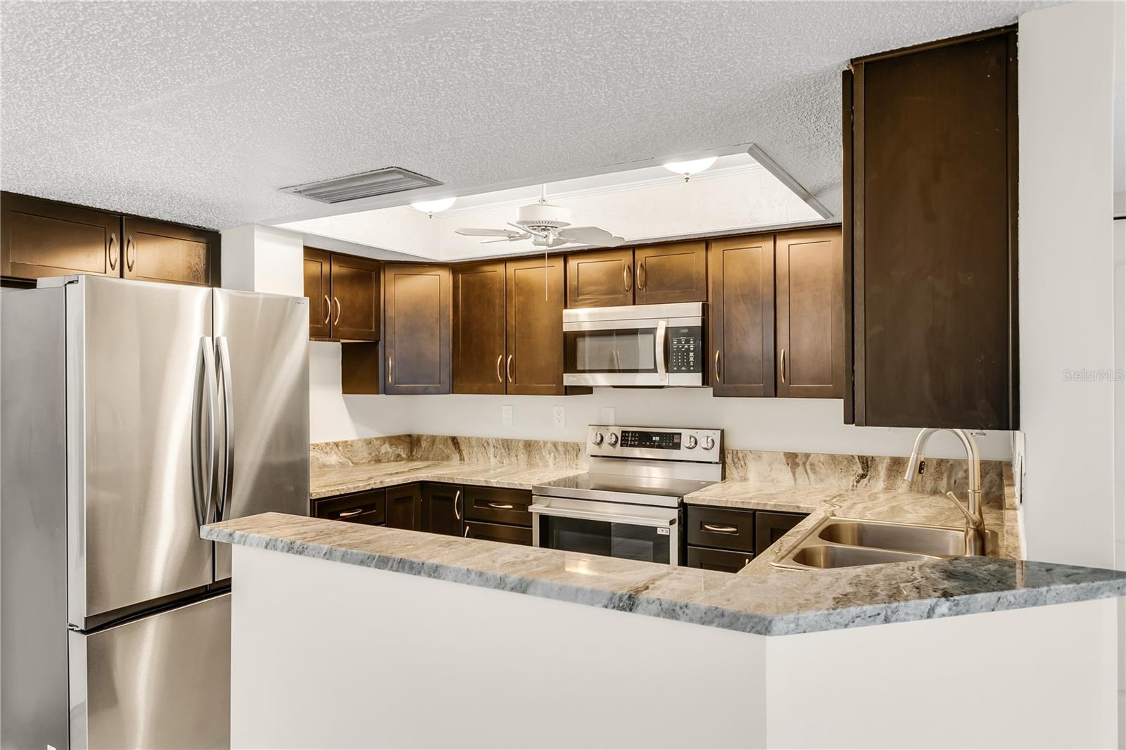 450 TREASURE ISLAND CSWY #104 — photo 8