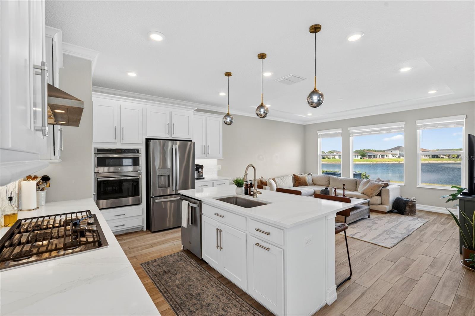 4588 SAN MARTINO DR — photo 2