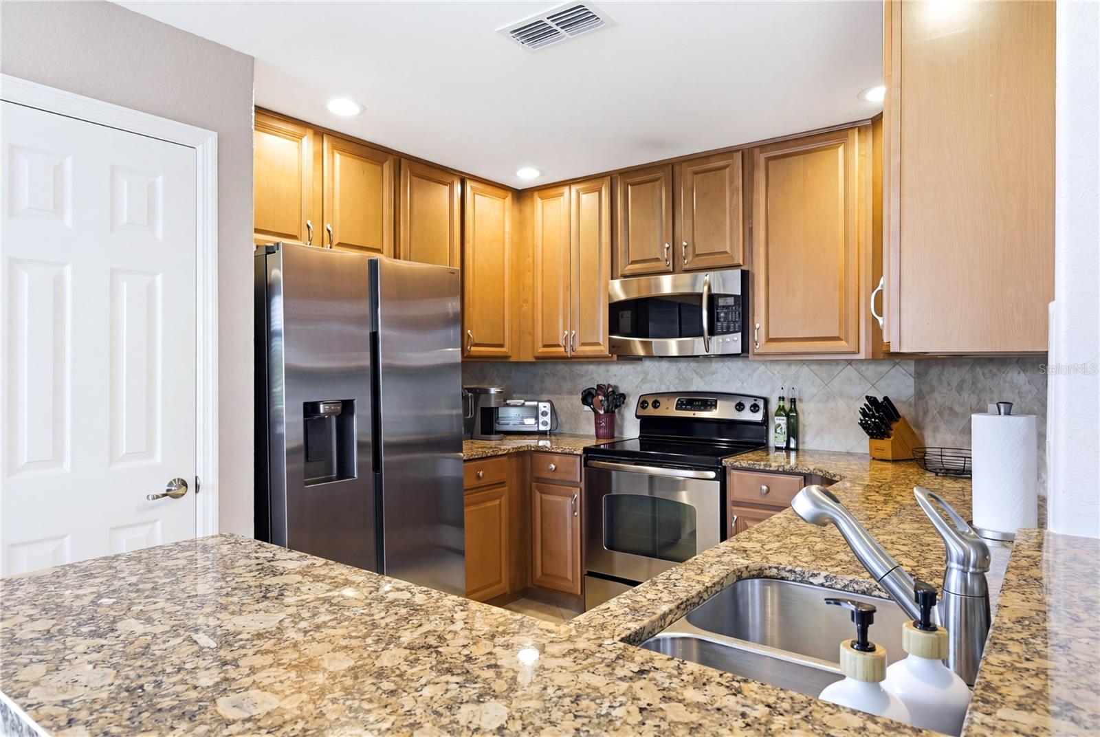 424 WINDING BROOK LN #104 — photo 4