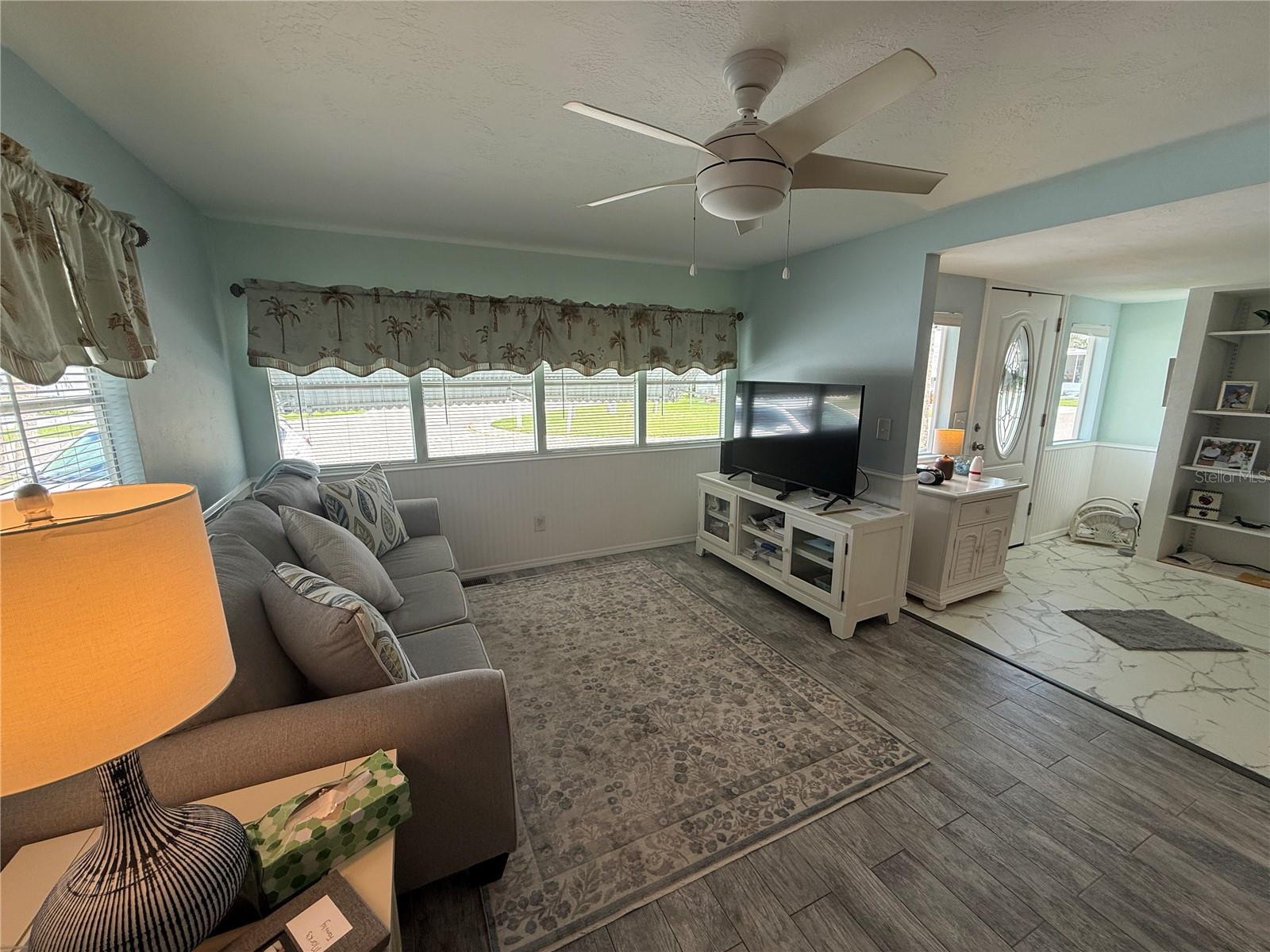 6190 DAFFODIL RD — photo 7