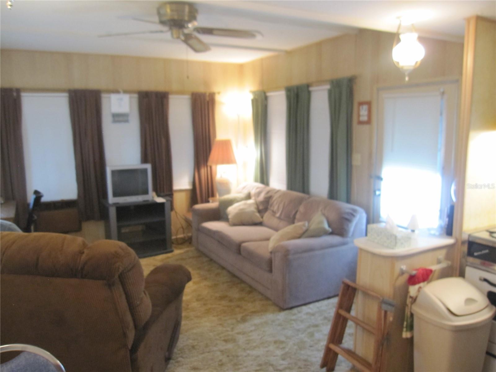 39015 HILLCREST DR — photo 13