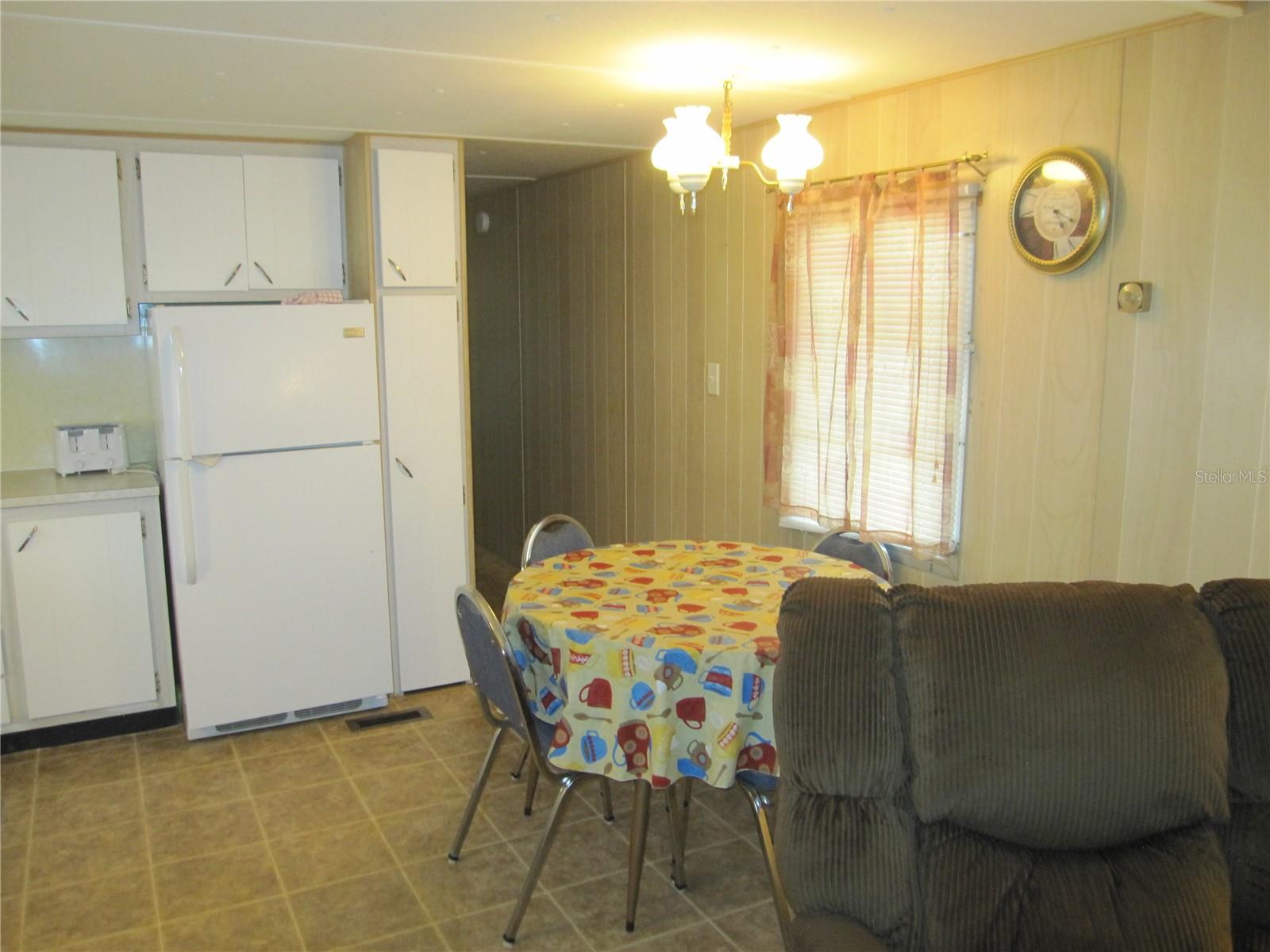 39015 HILLCREST DR — photo 3
