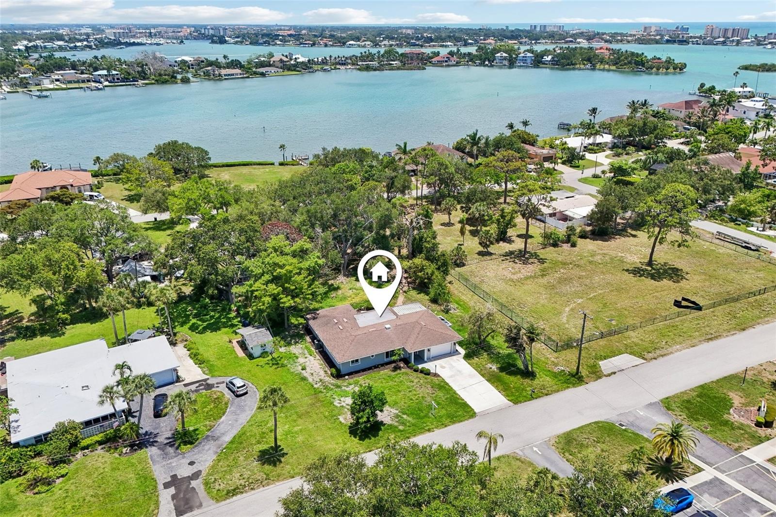 209 PALM AVE — photo 35