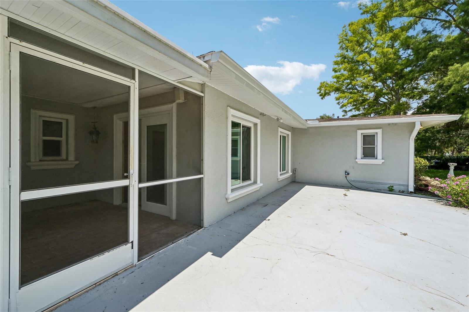 209 PALM AVE — photo 33