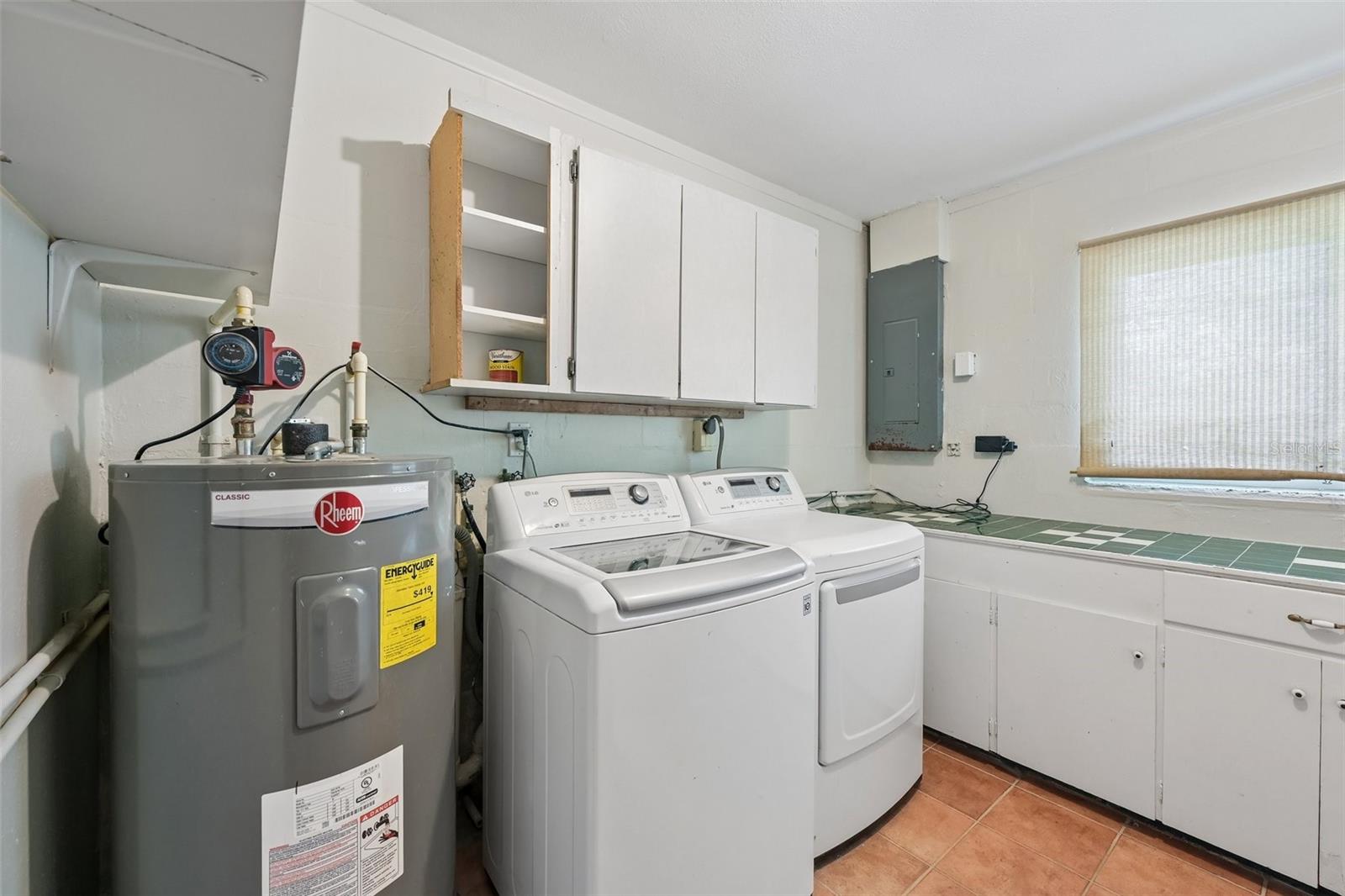 209 PALM AVE — photo 27