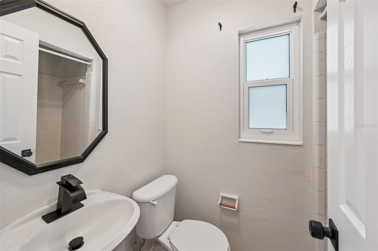 209 PALM AVE — photo 28