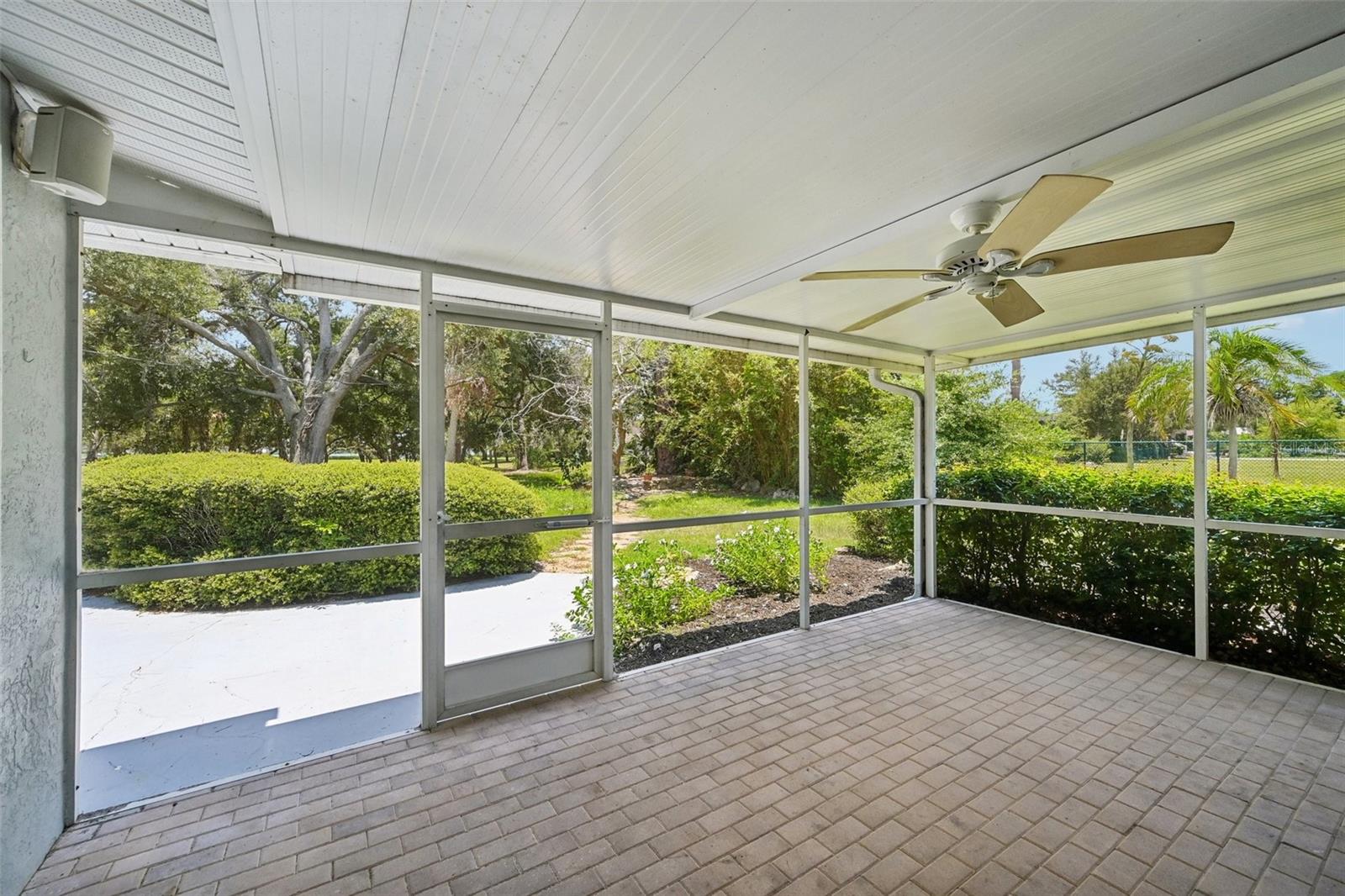 209 PALM AVE — photo 31