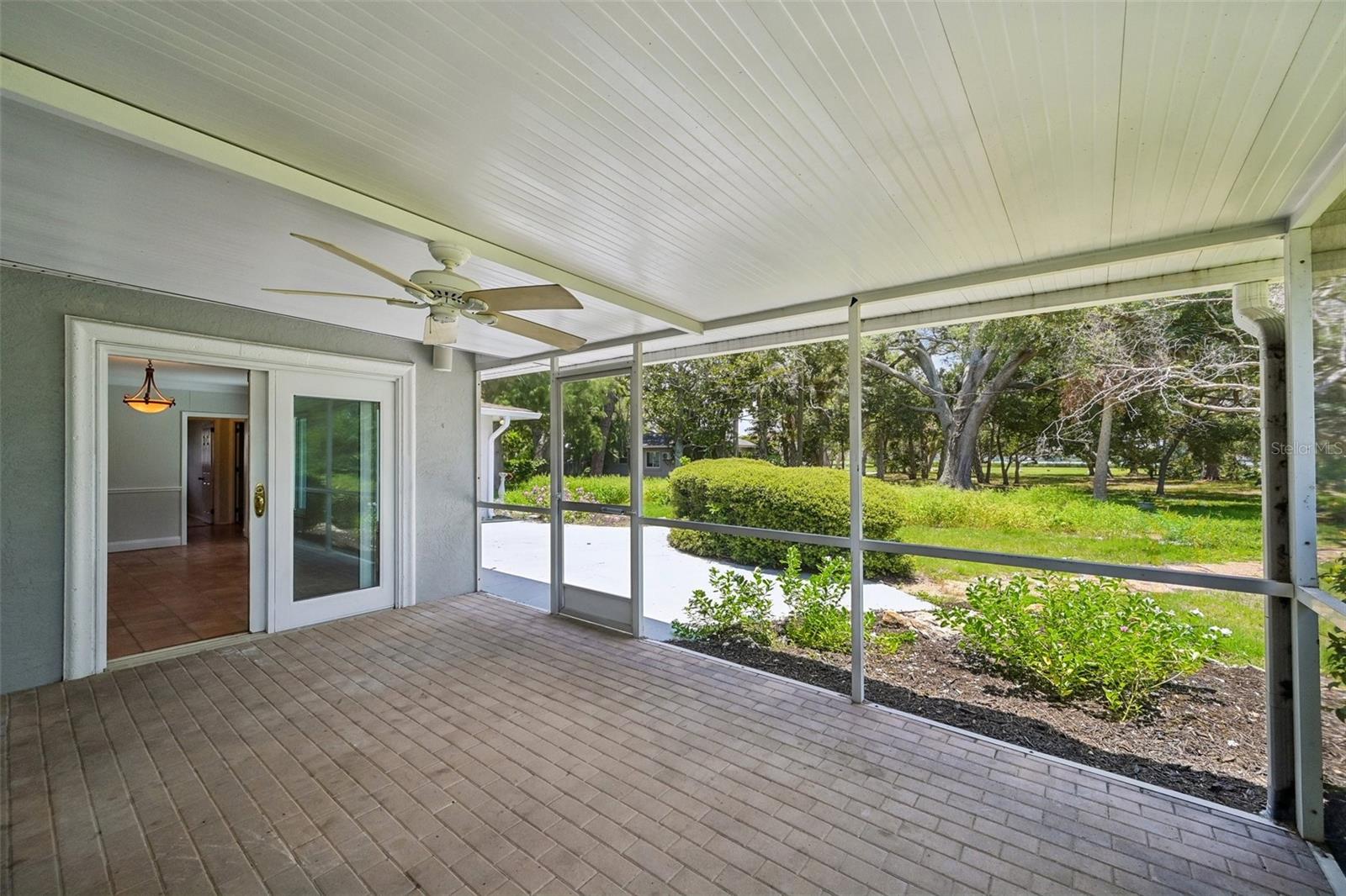 209 PALM AVE — photo 32