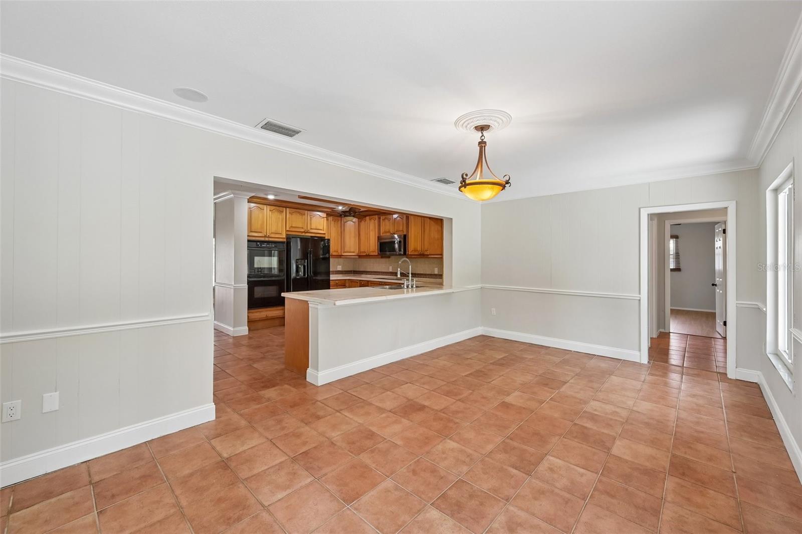 209 PALM AVE — photo 8