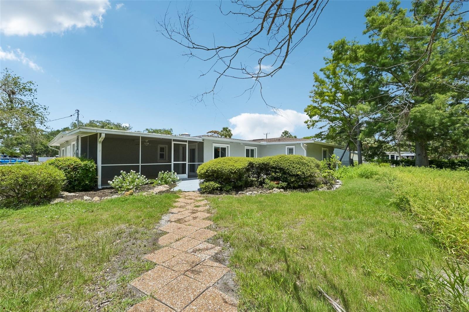 209 PALM AVE — photo 34