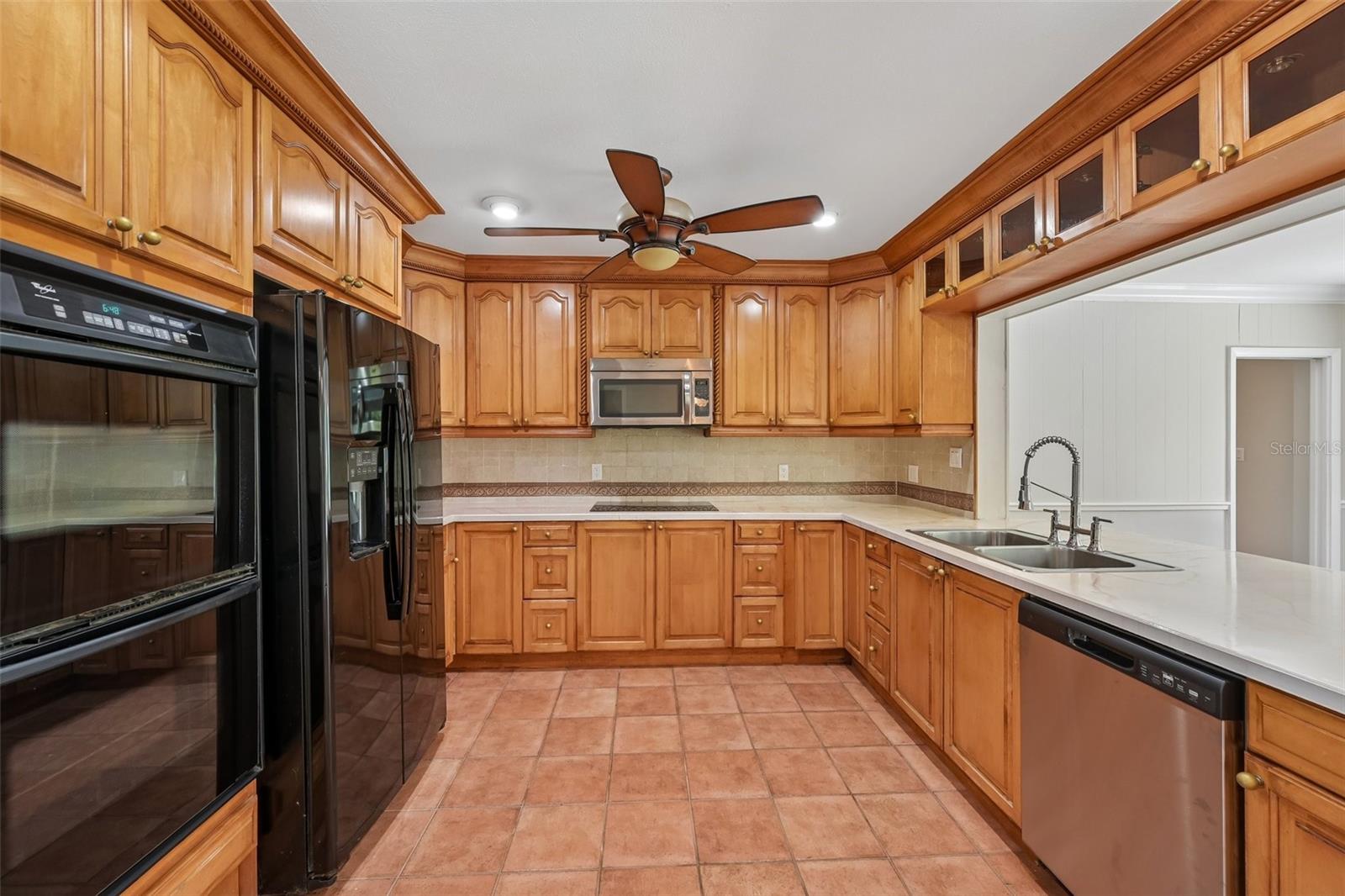 209 PALM AVE — photo 11