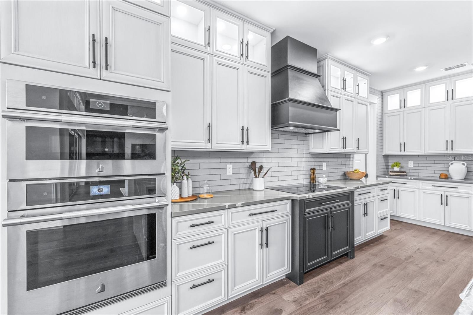 7190 GRAYBROOK DR — photo 31
