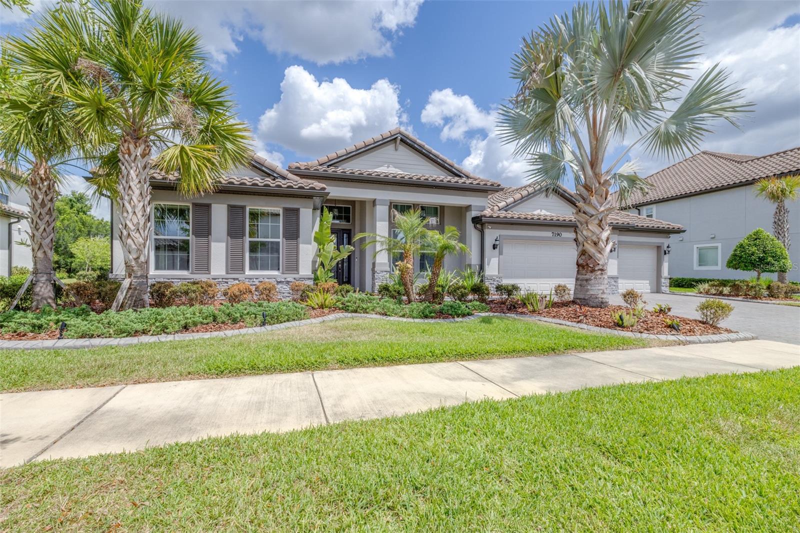 7190 GRAYBROOK DR — photo 3