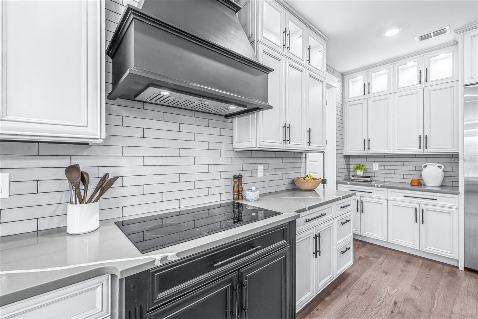 7190 GRAYBROOK DR — photo 32