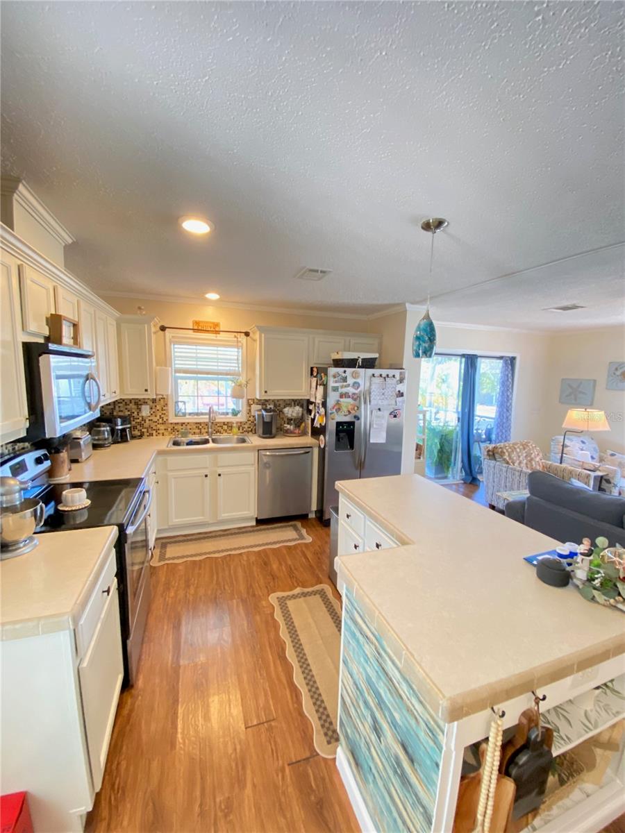 8330 FANTASIA PARK WAY — photo 9