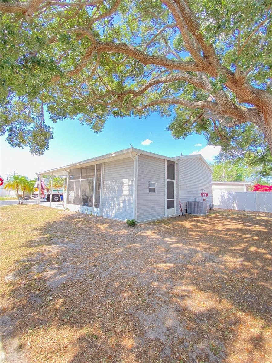 8330 FANTASIA PARK WAY — photo 40