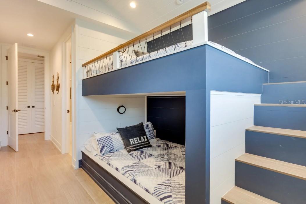 9407 GULF DR — photo 30