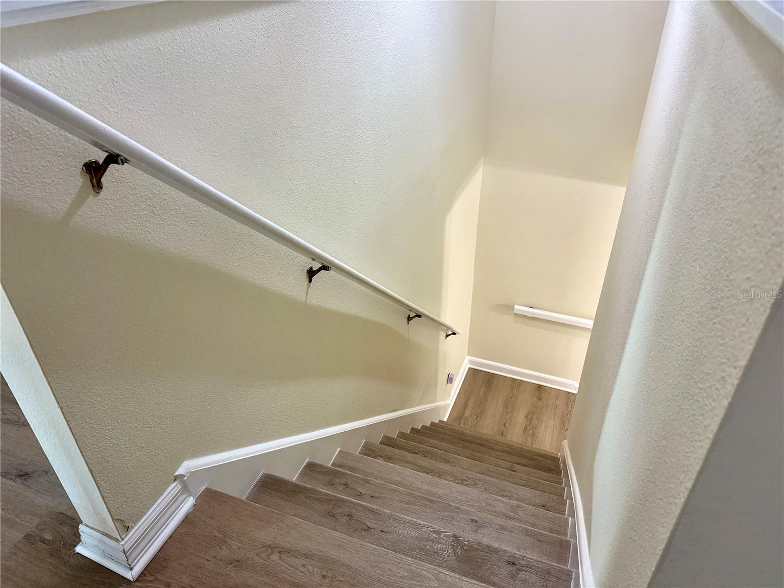 1702 SUNKISSED DR — photo 28