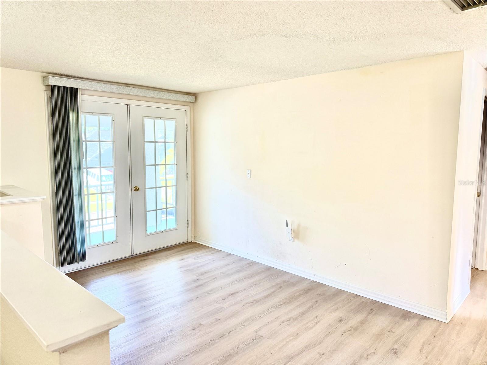 1702 SUNKISSED DR — photo 22