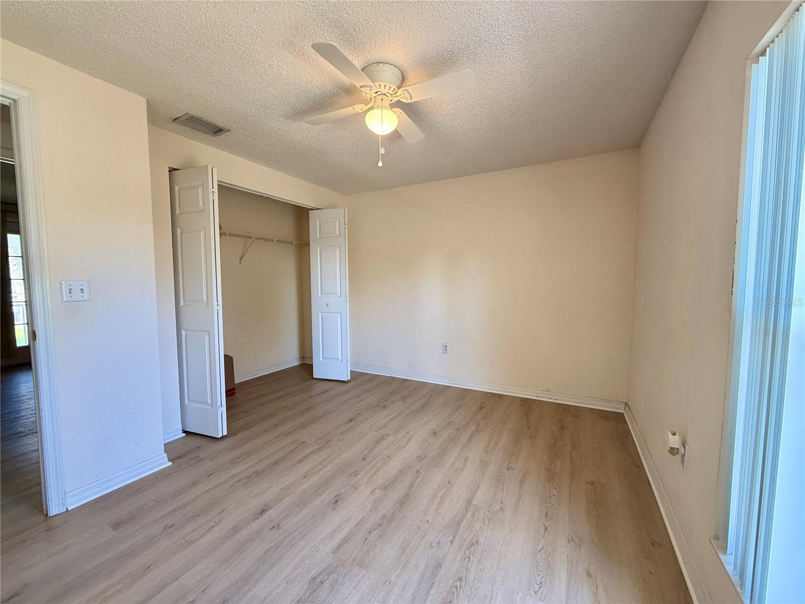 1702 SUNKISSED DR — photo 24
