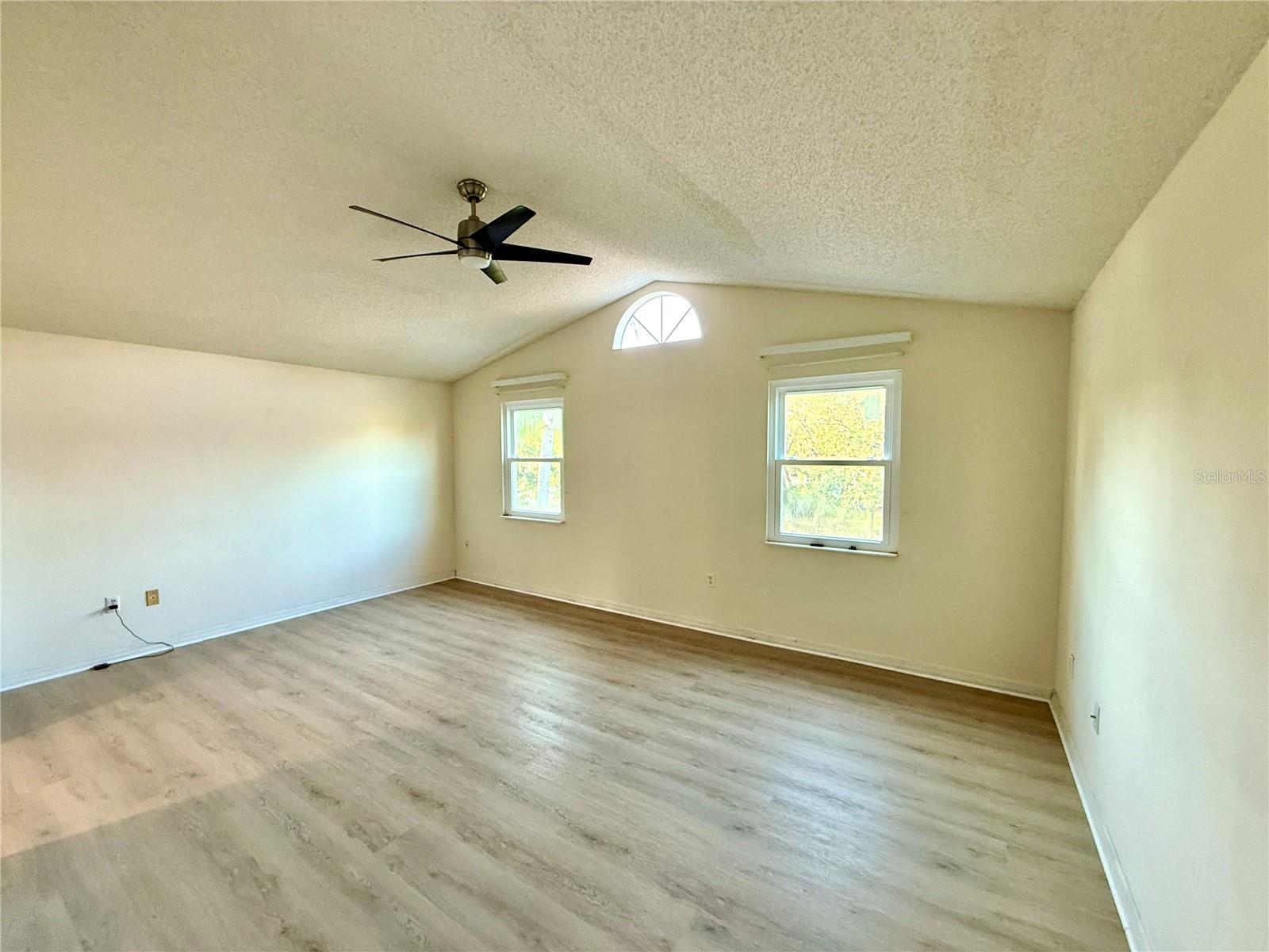 1702 SUNKISSED DR — photo 17