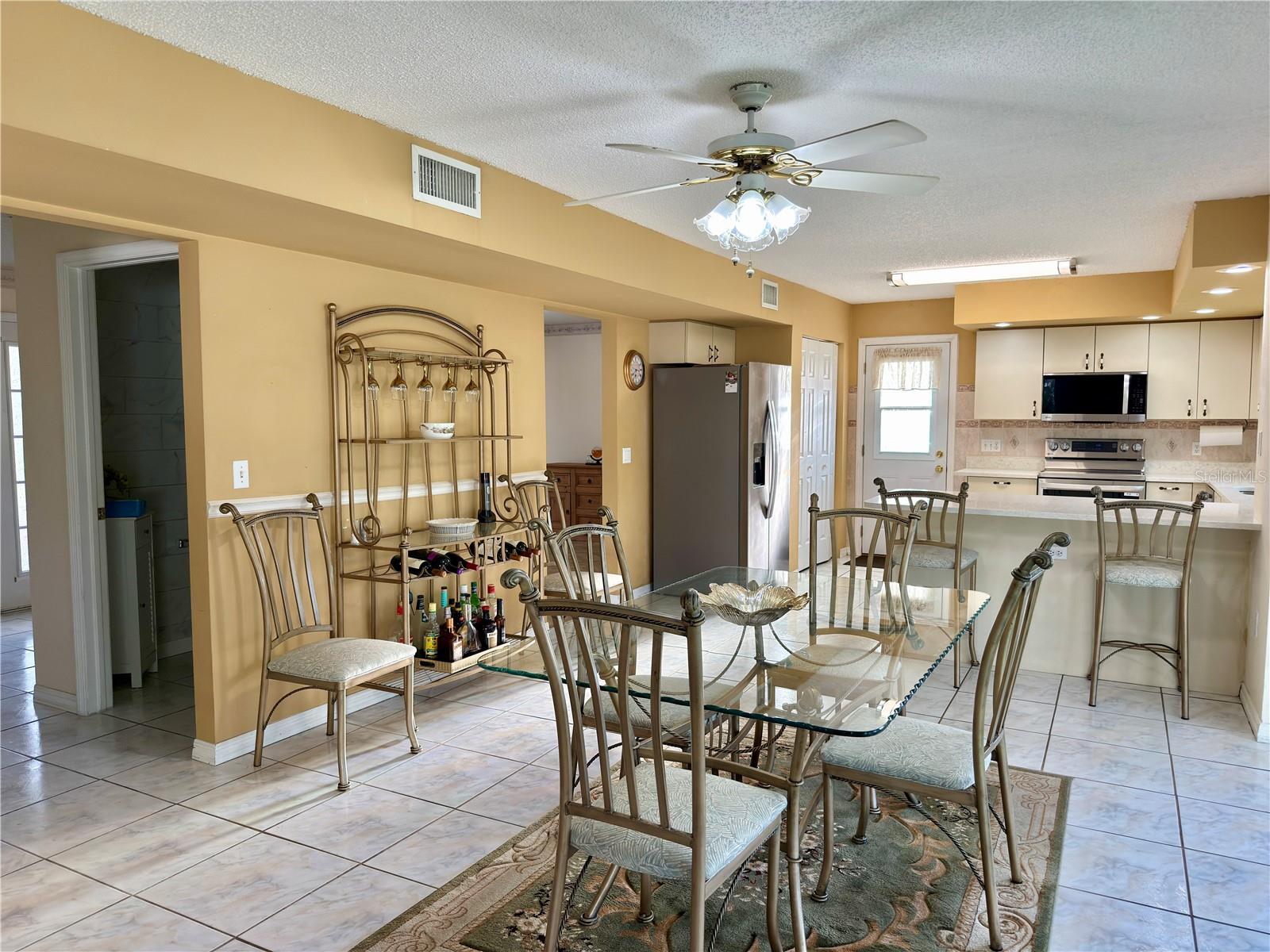 1702 SUNKISSED DR — photo 4
