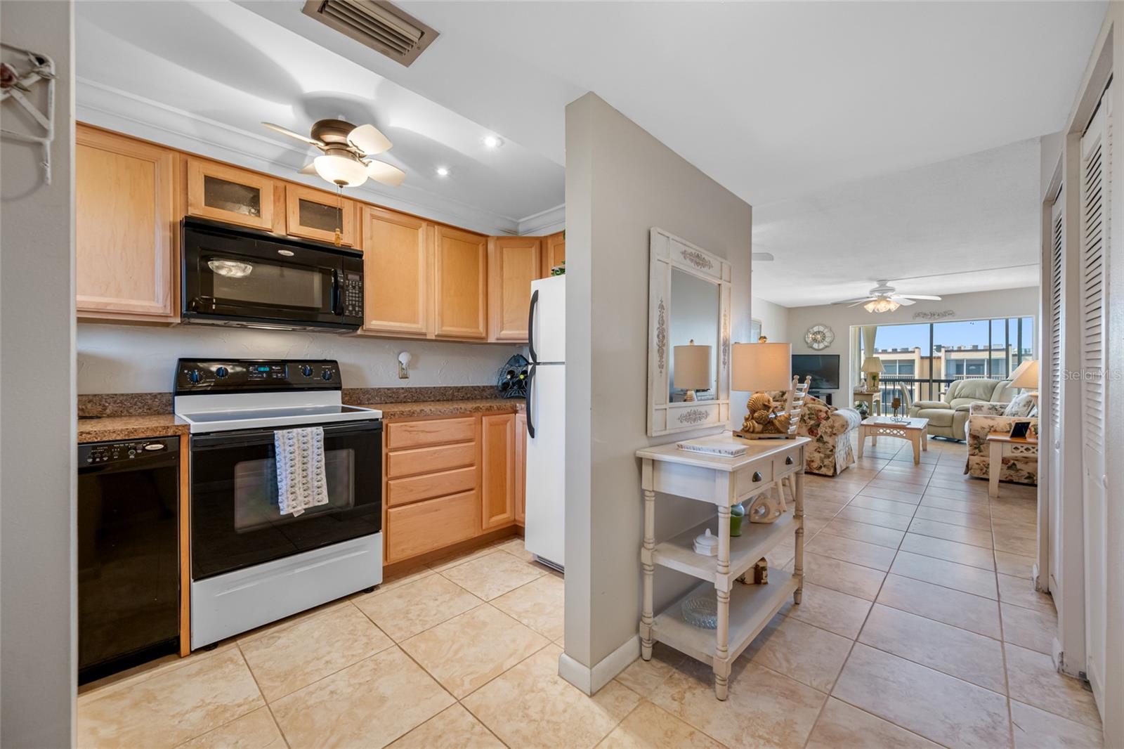 1243 S MARTIN LUTHER KING JR AVE #C505 — photo 3