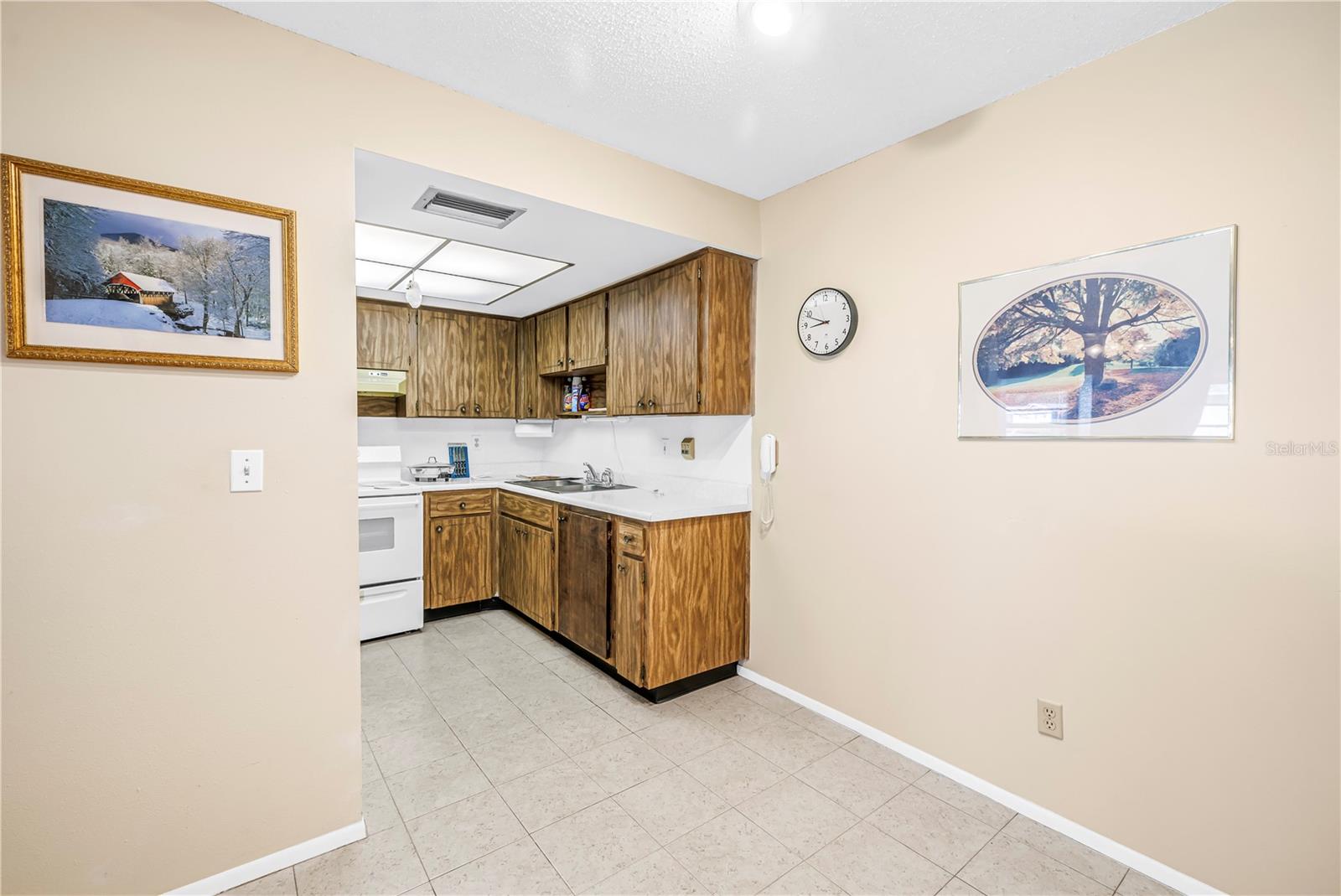 2740 HIGHLANDS BLVD #B — photo 9