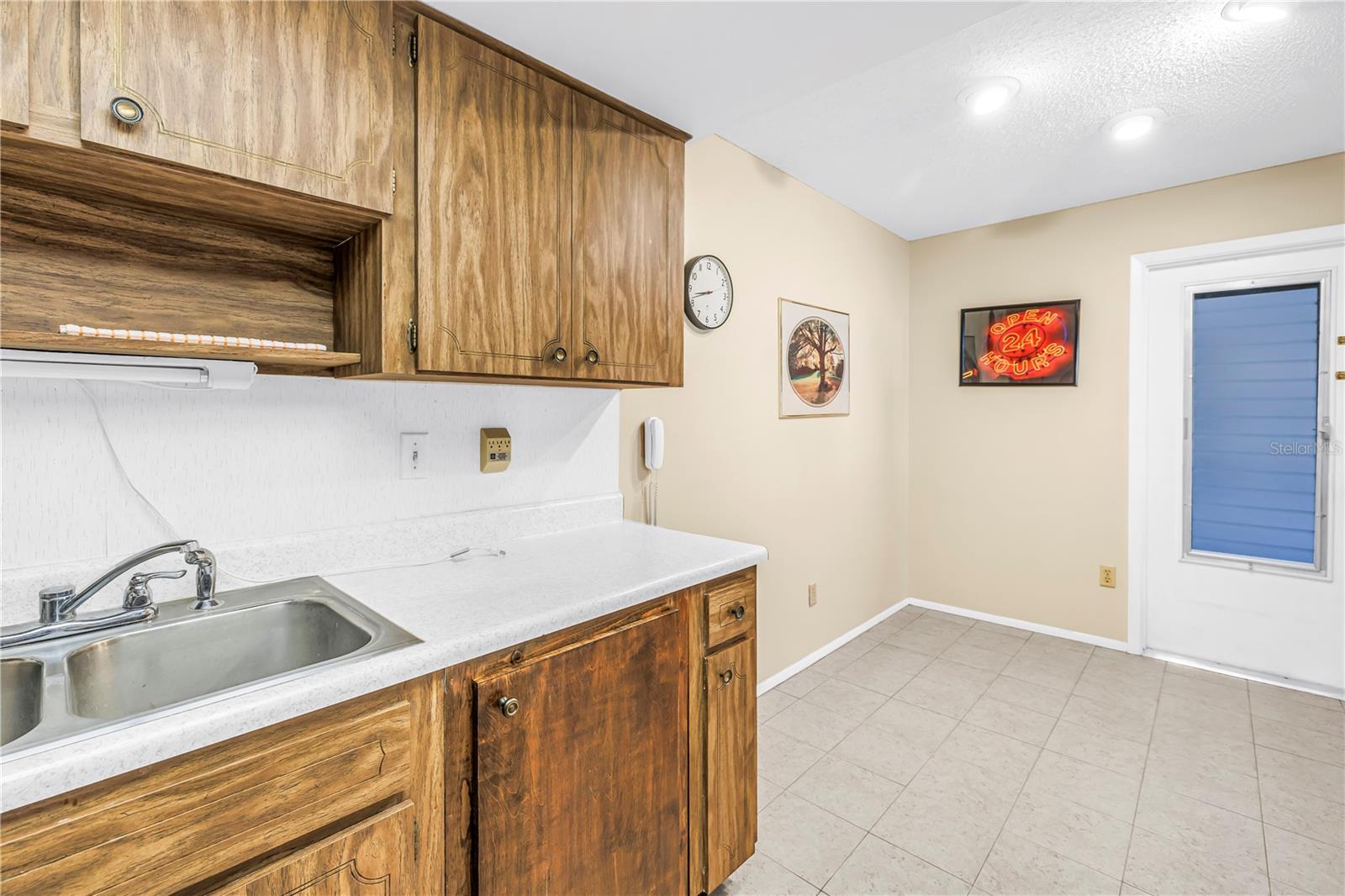 2740 HIGHLANDS BLVD #B — photo 10