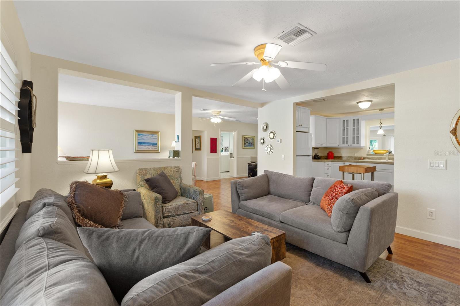 7860 HOLIDAY DR — photo 29
